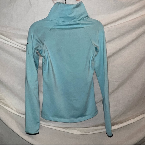Women’s Nike Dri-Fit size Medium - Picture 6 of 8